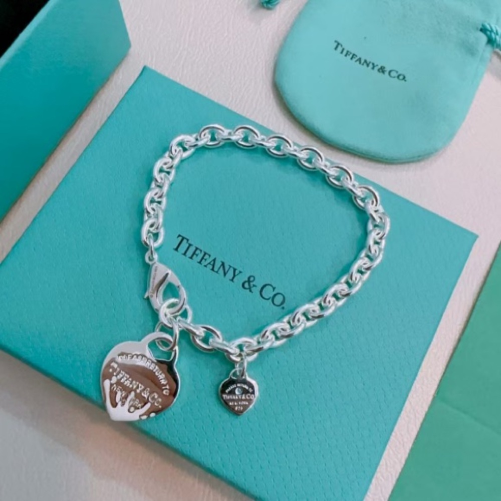 Tiffany & Co. Silver Heart Charm Bracelet - Picture 3 of 6